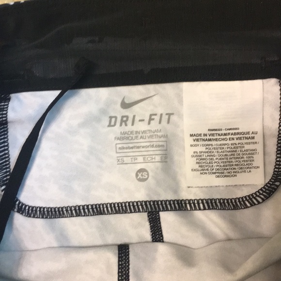 Like new Nike Dri-fit Workout Capris pants - Picture 5 of 8